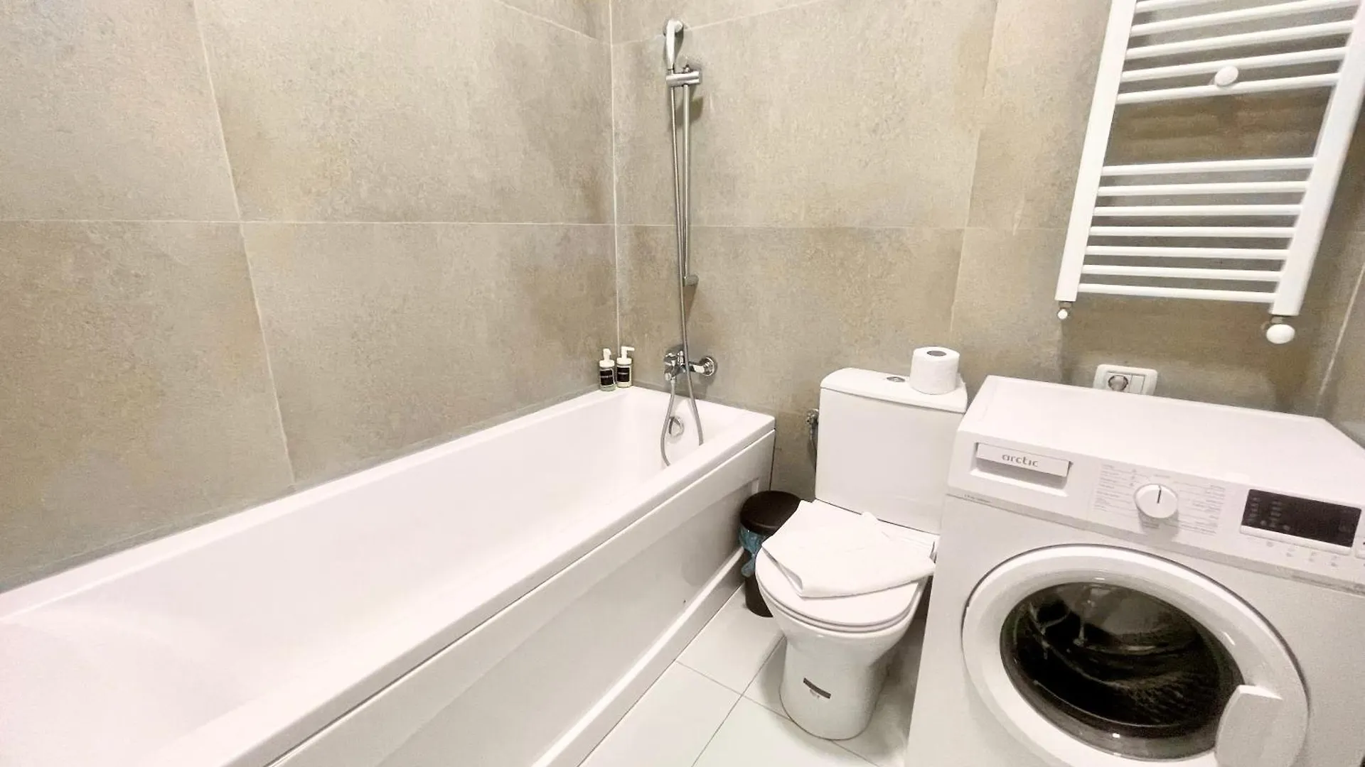 Central Cd13 Bucharest Apartment
